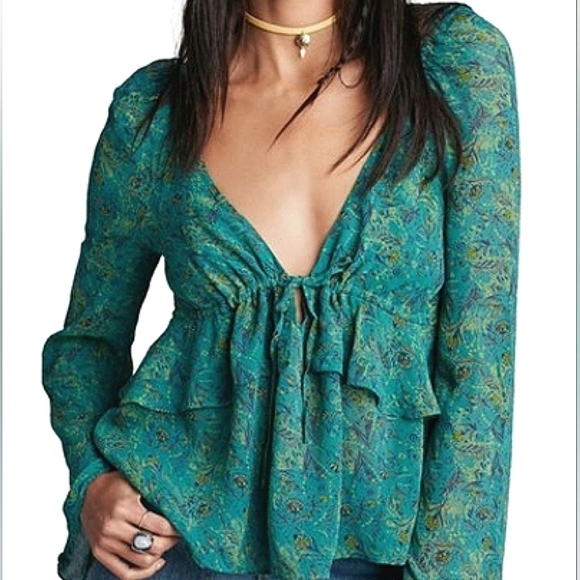 FREE PEOPLE Uptown' Bell Sleeve Blouse In Green Size SmallP -Oversized - Picture 1 of 1